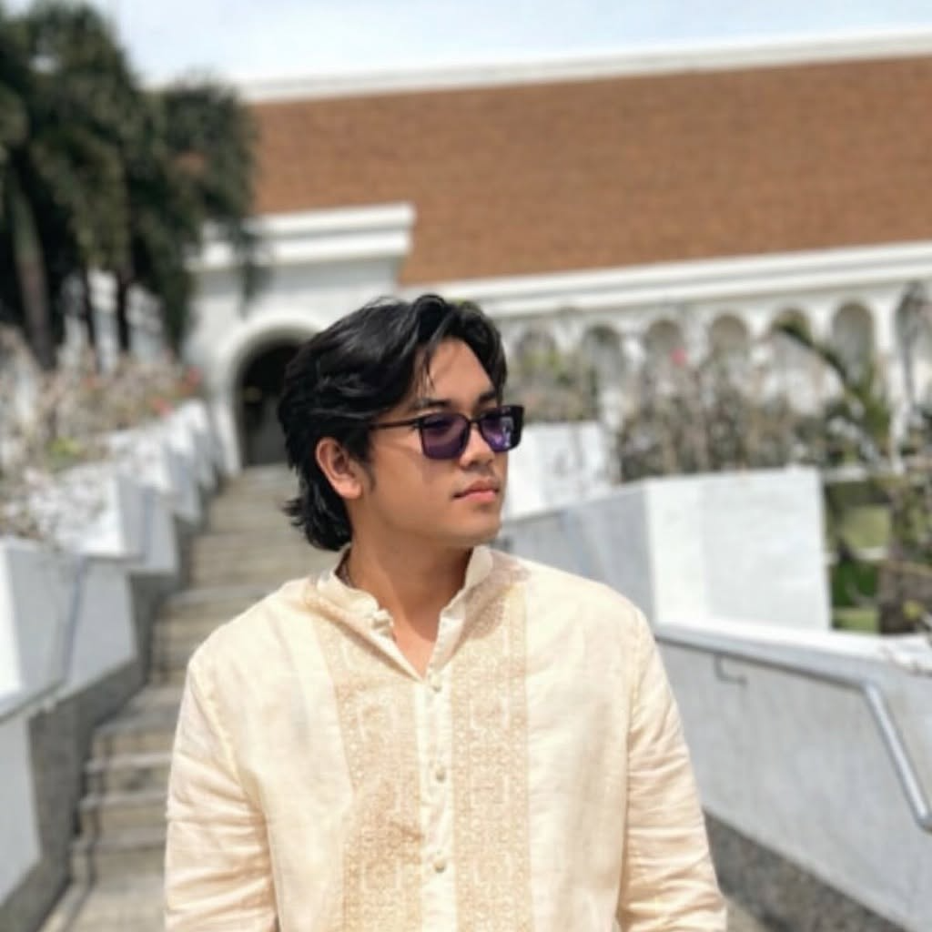 Mo Tolentino